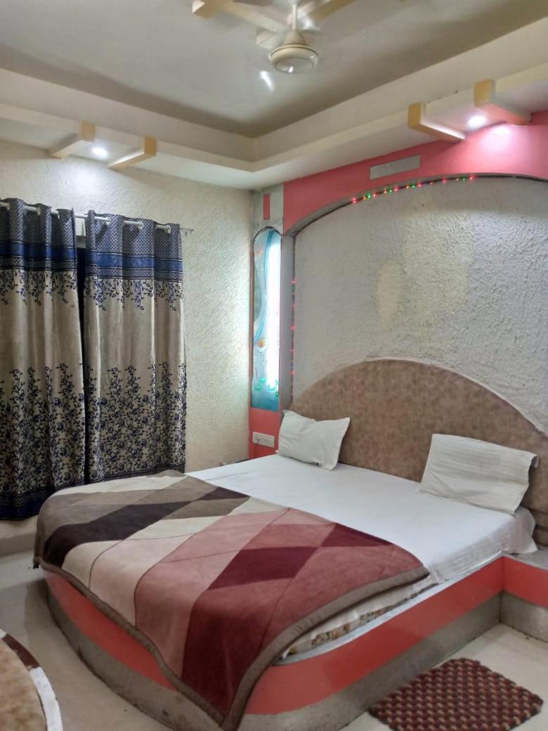 Hotel Amar Palace Pachmarhi Bagian luar foto