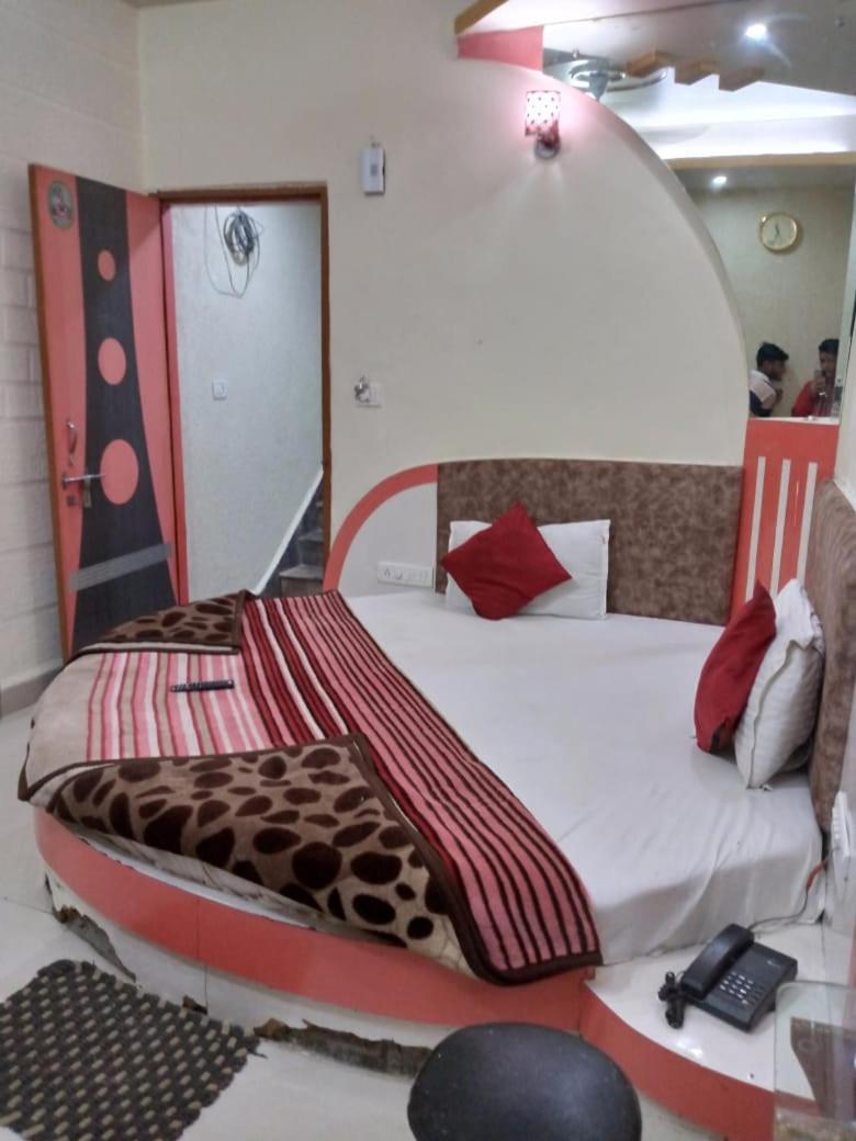 Hotel Amar Palace Pachmarhi Bagian luar foto