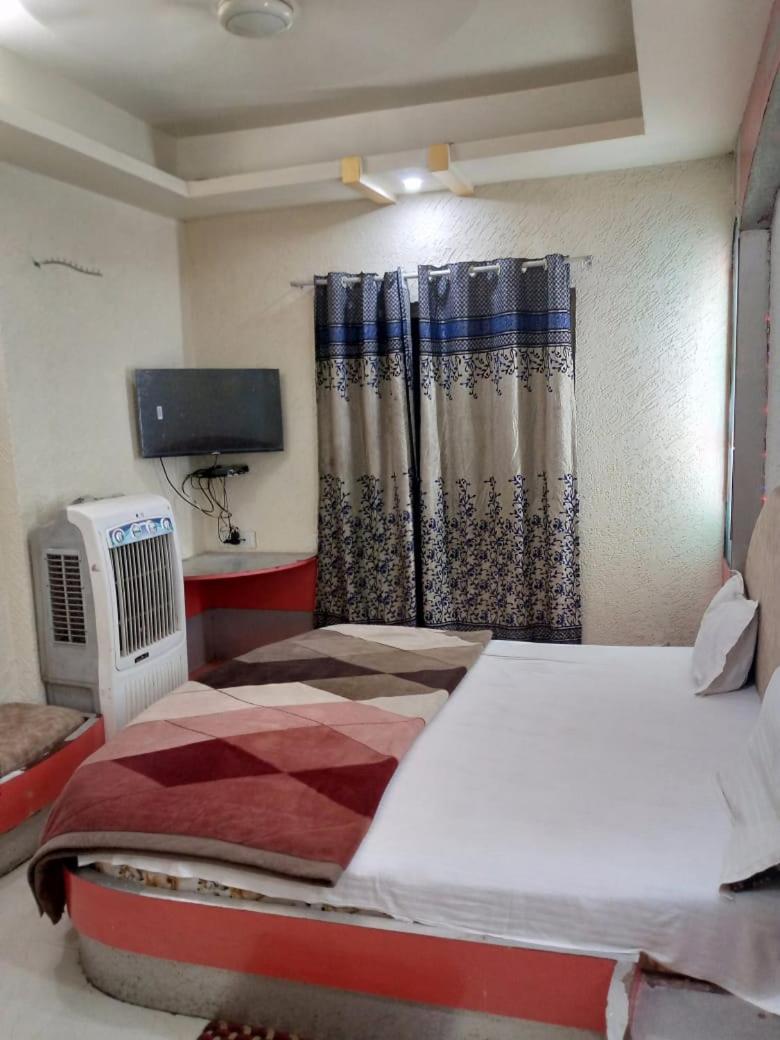 Hotel Amar Palace Pachmarhi Bagian luar foto