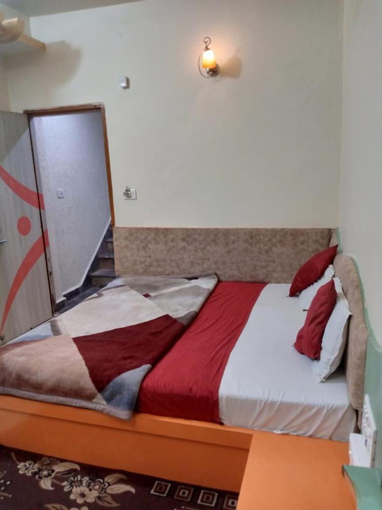 Hotel Amar Palace Pachmarhi Bagian luar foto