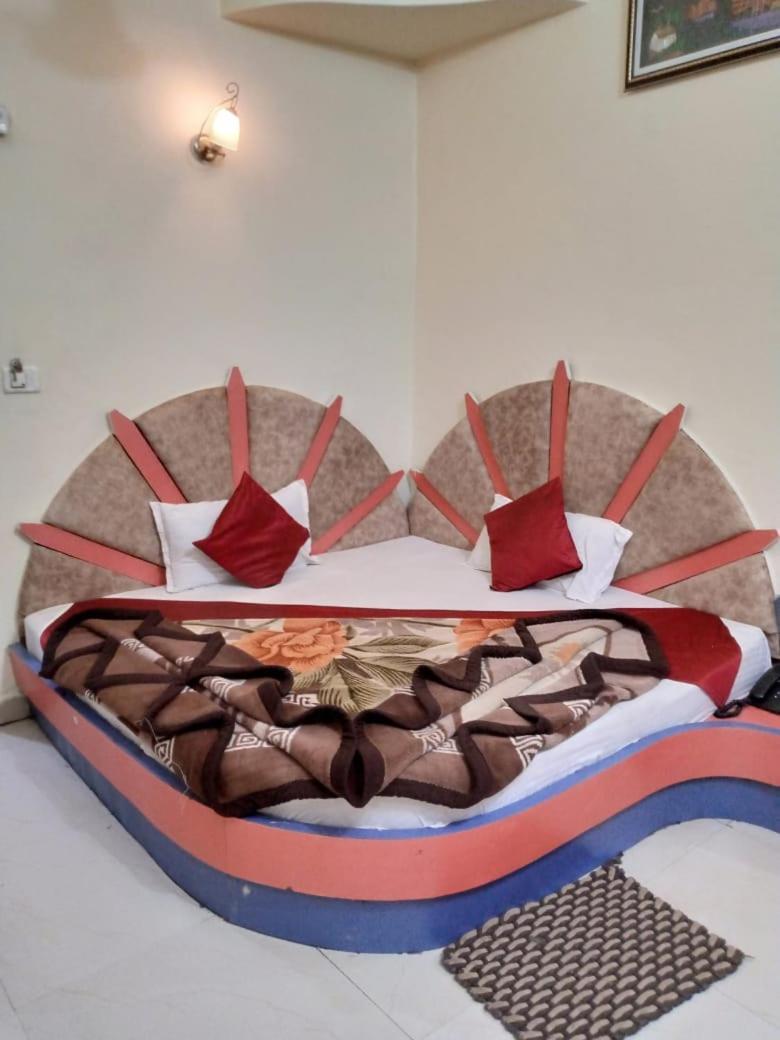 Hotel Amar Palace Pachmarhi Bagian luar foto