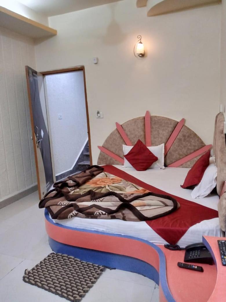 Hotel Amar Palace Pachmarhi Bagian luar foto
